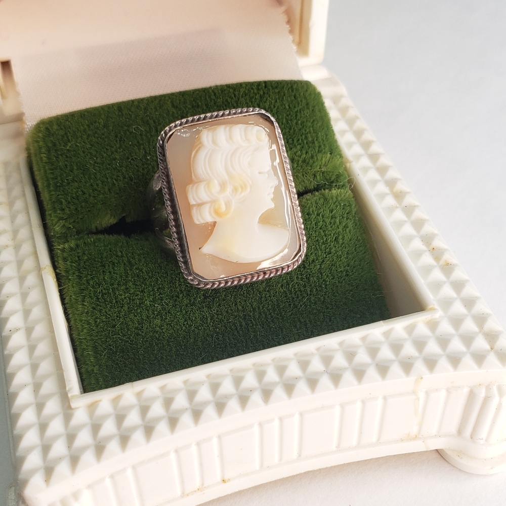 H050 Vintage 925 ring shell carved cameo